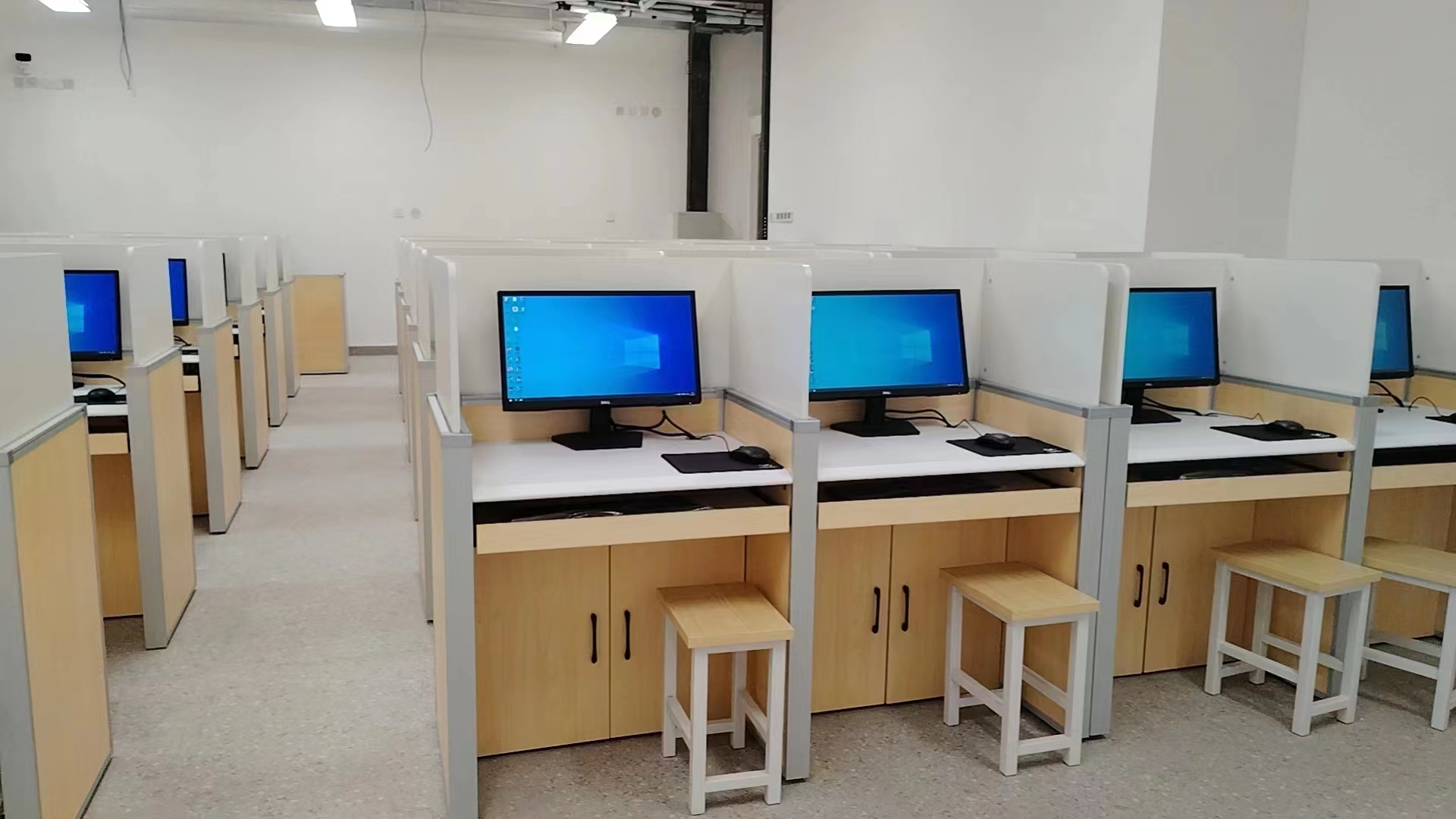 電腦考試模式(屏風(fēng)升起后,起防作弊作用)