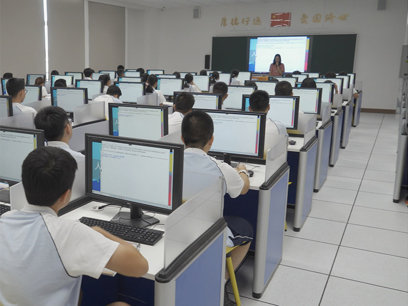 中山市迪茵公學(xué)三代升降屏風(fēng)計算機語音教室